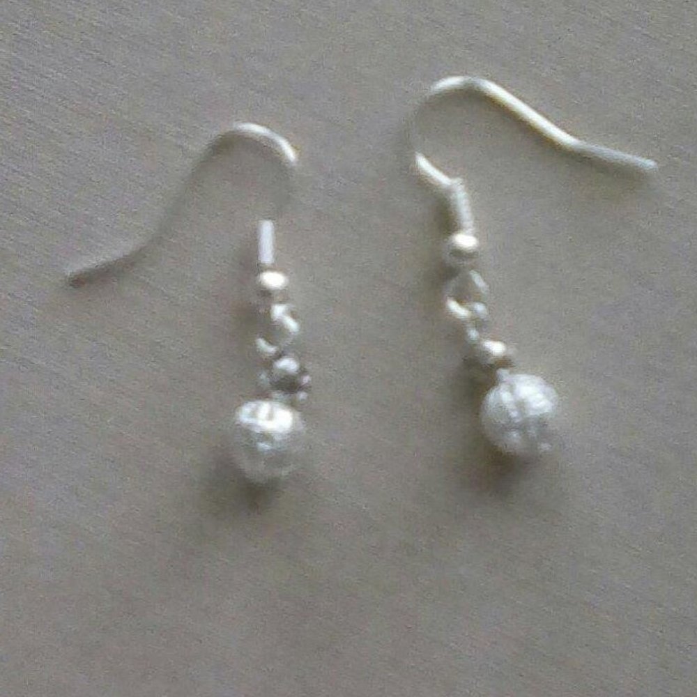 💮 Silver ball fashion earrings